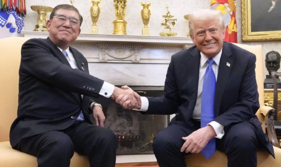 特朗普:与日本首相石破茂进行了对话 设定严格但公平的关税谈判参数