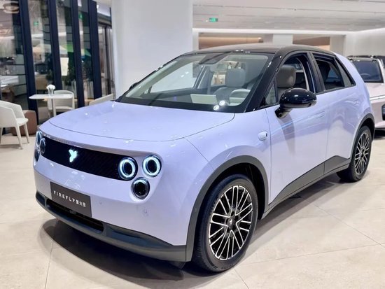 零跑创纪录，理想降目标！魏牌时隔7年重回万辆，新势力暗战白热化